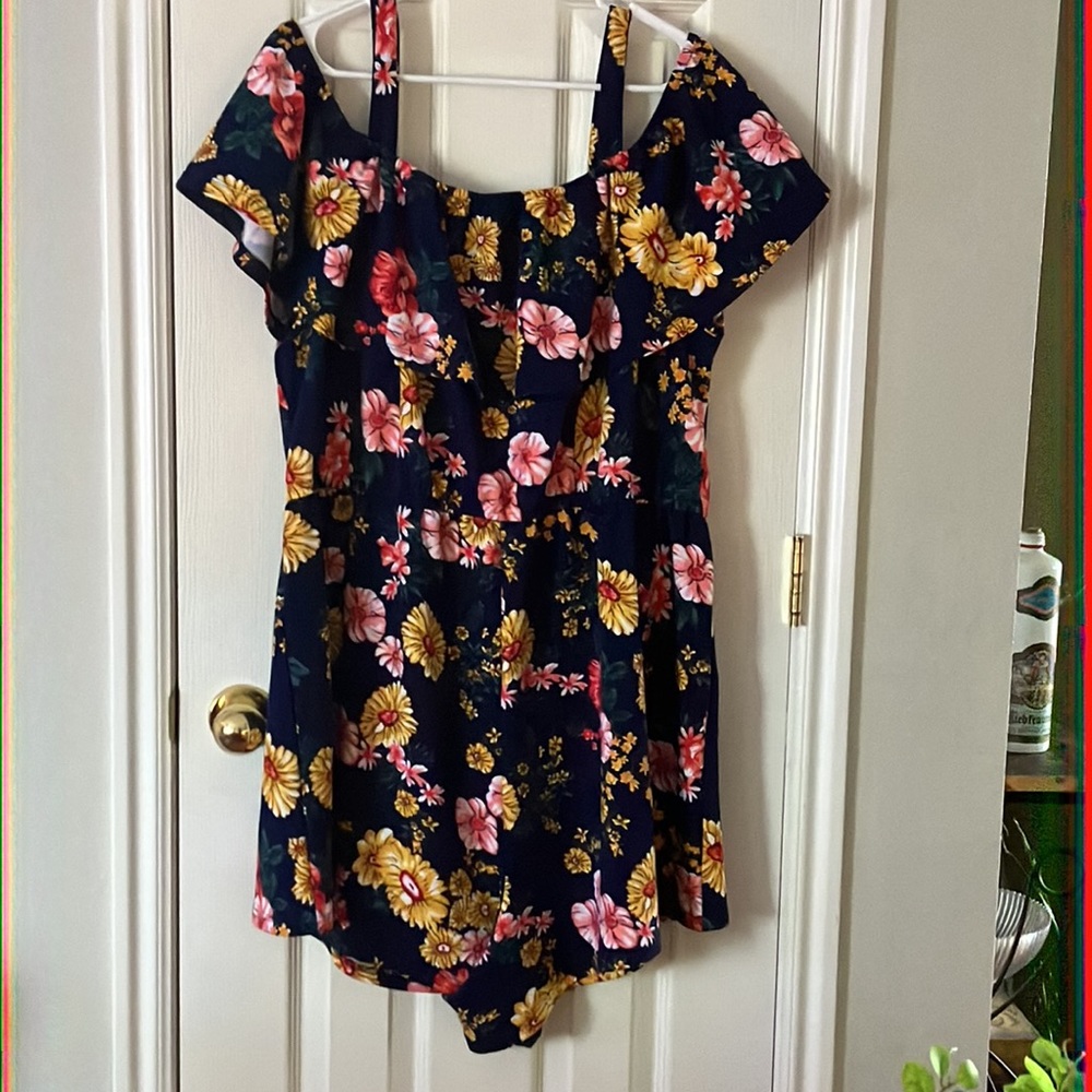 Cute Floral Summer Romper- Shein Curve 4x - Picture 2 of 3